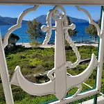 Captain's Panoramic Sea View * 萨米